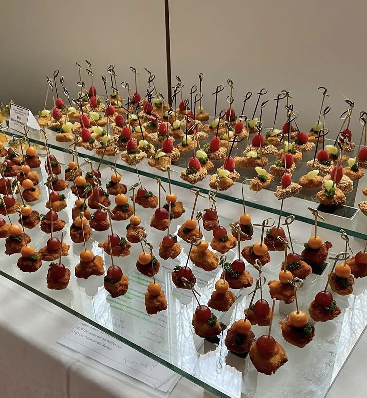 Elegante Fingerfood-Präsentation für Business-Events