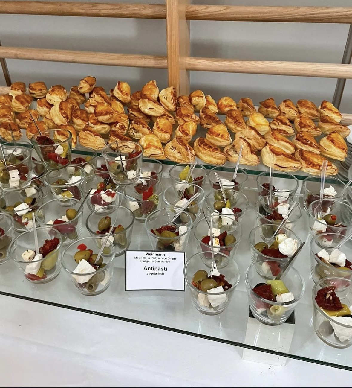 Frische Aufschnitte und Spezialitäten für kalte Buffets